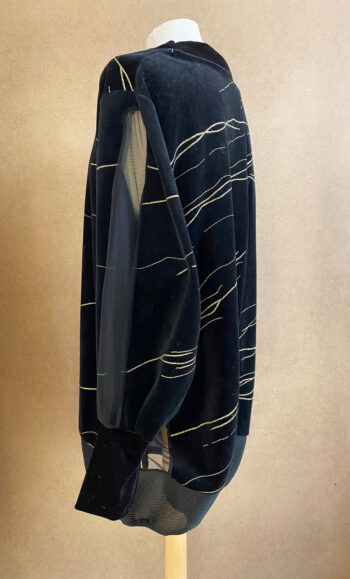 OVERSIZED JACKE SCHWARZ/ GOLDFARBEN – Bild 5