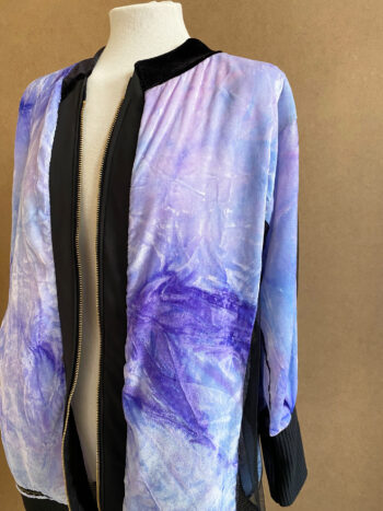 OVERSIZED JACKE MIT CUT OUTS UND APPLIKATION AM RÜCKEN – Bild 5