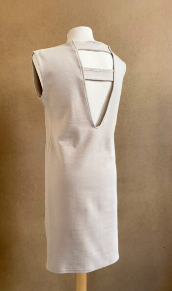 KLEID BEIGE – Bild 5